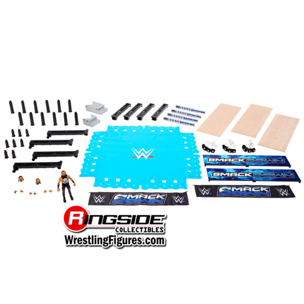 ring a escala smackdown (incluye figura exclusiva ultimate edition de jacob fatu)